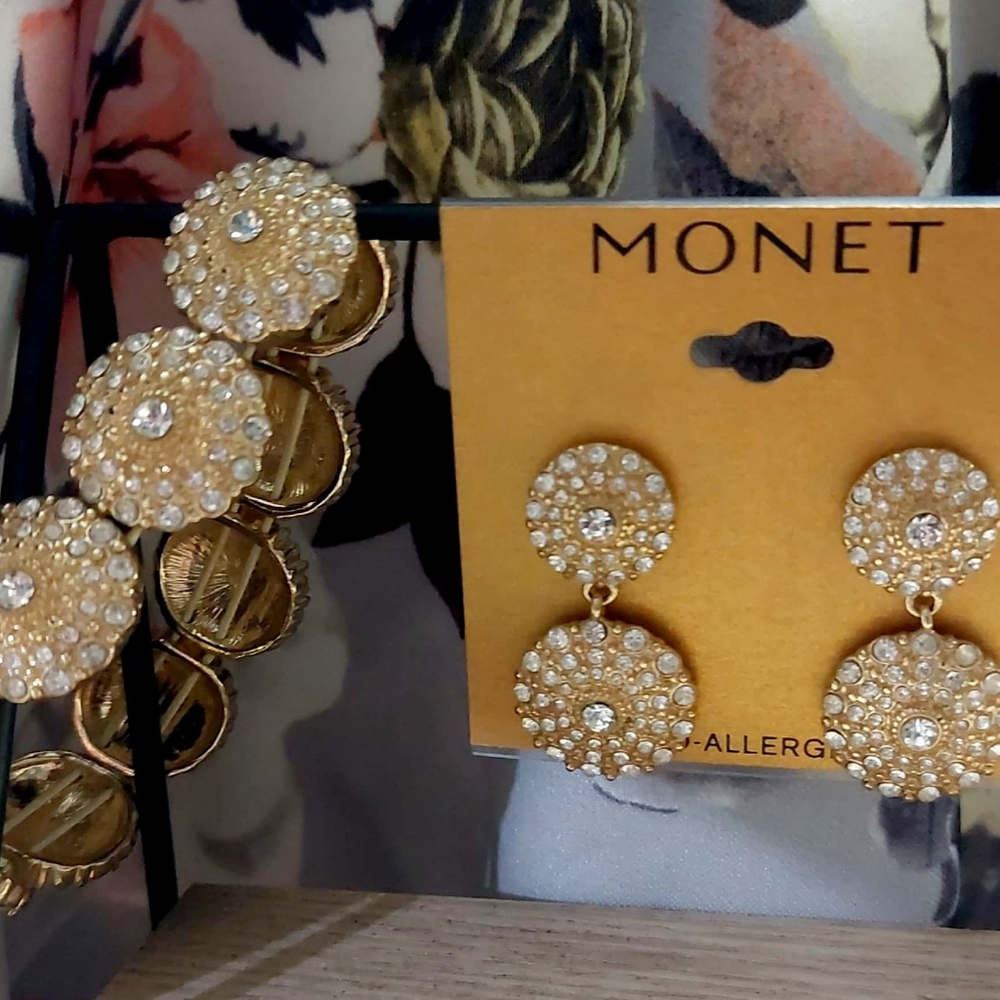 Stretchy bracelet and Earrings